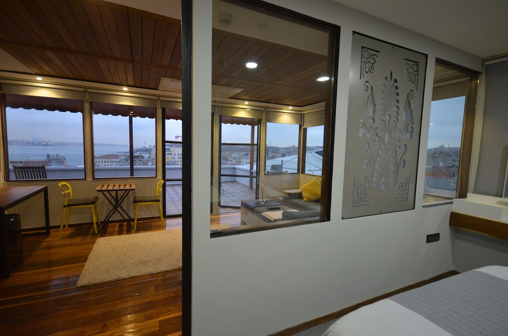 Unver Galata Apart 23/53