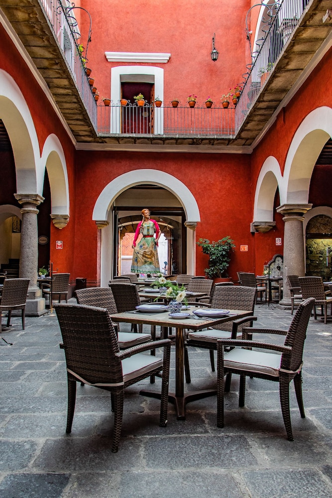 Casona de la China Poblana 68/75
