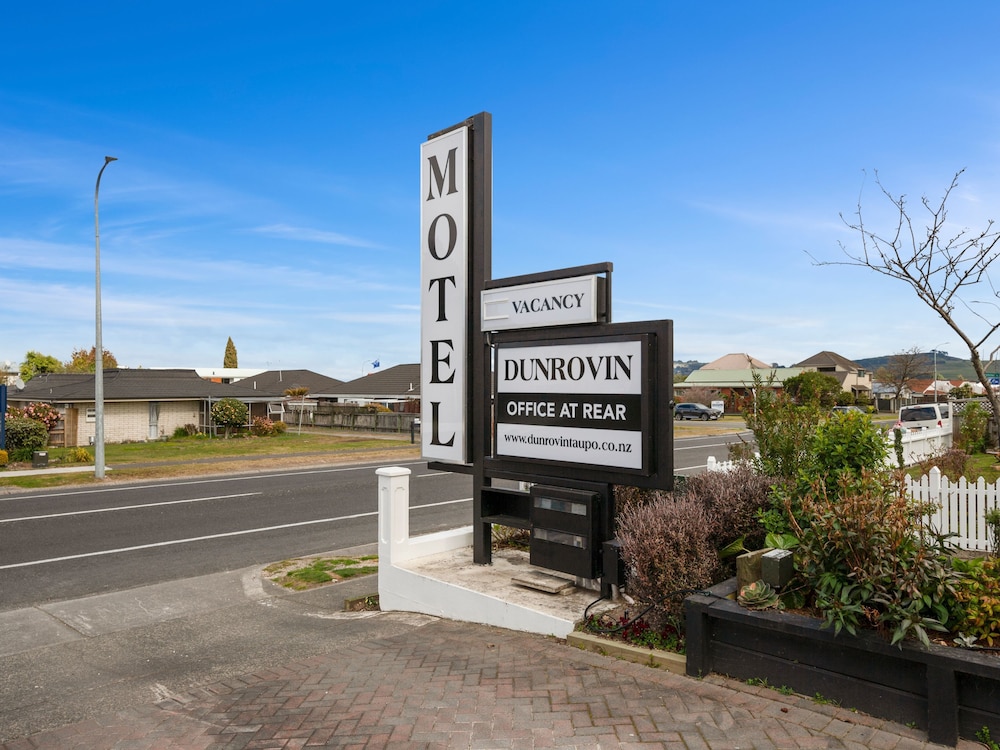 Dunrovin Motel 58/69