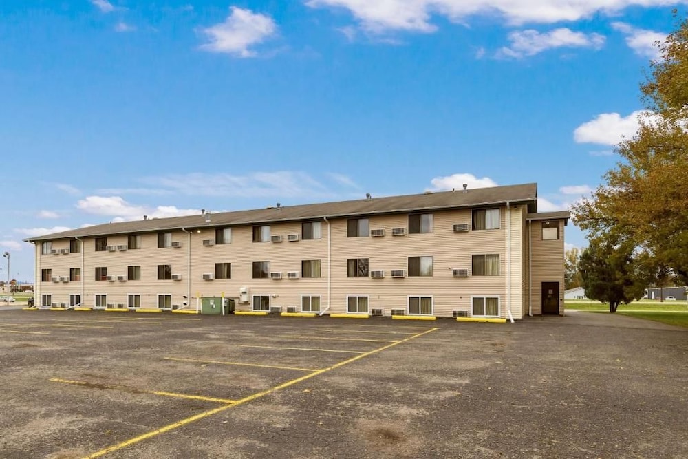 Motel6 Albert Lea, MN 50/59