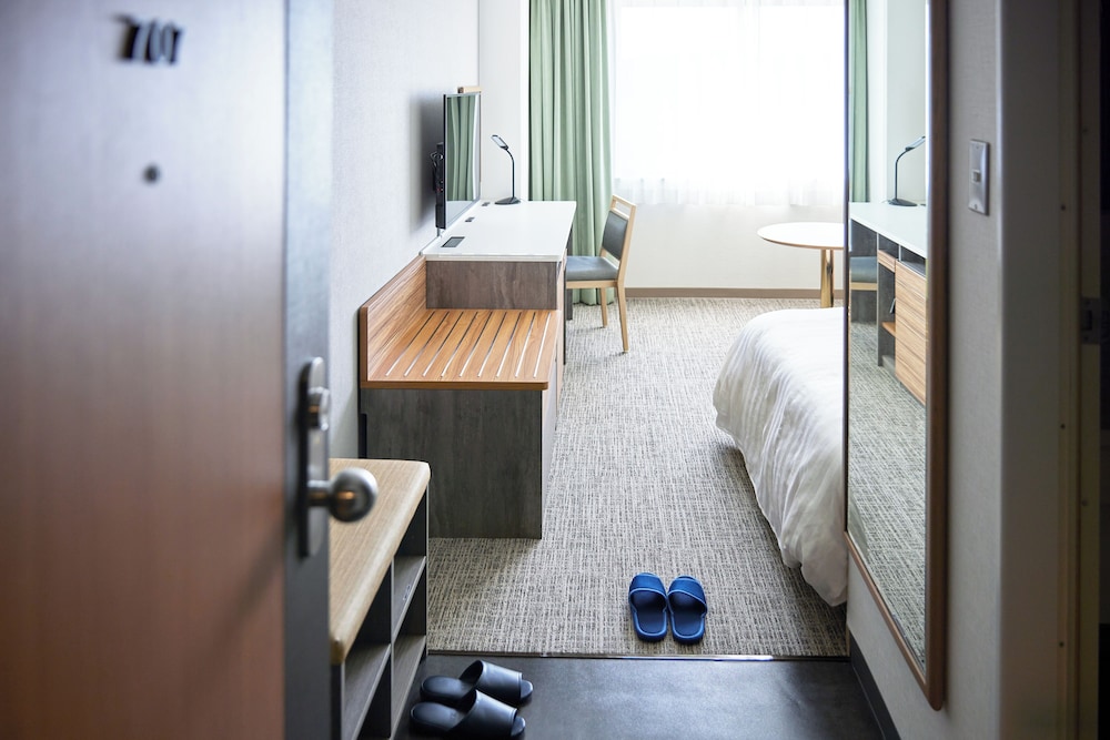 Southern City Hotel 48/49