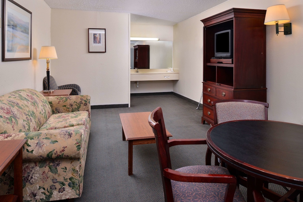 Castle Inn & Suites Anadarko 8/18