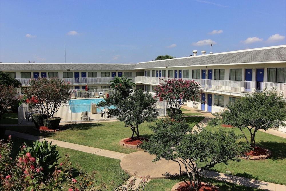 Motel6 Austin, TX - North 6/48