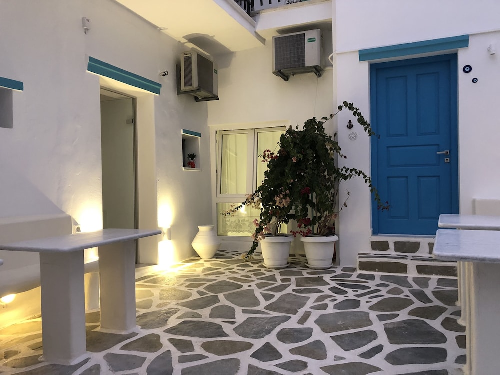 Studios Taki's Place 37/60