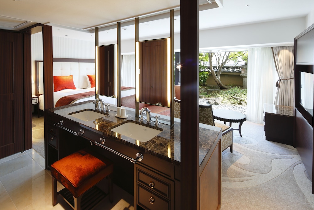 Kyoto Century Hotel 52/75