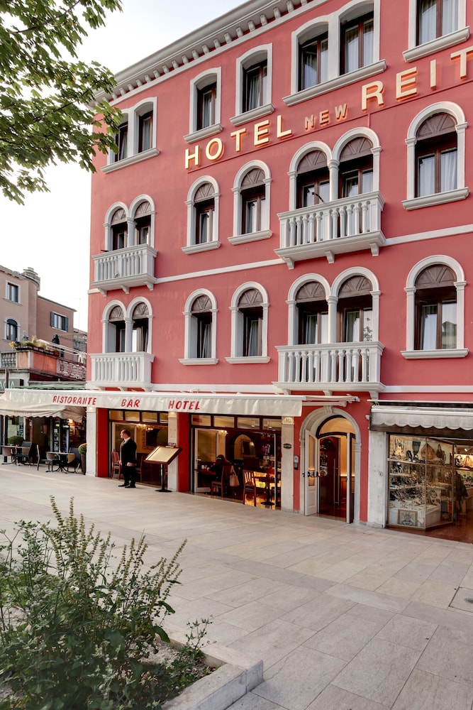 New Reiter Hotel 5/58