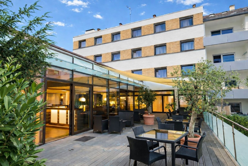 Hotel Stuttgart 21 3/33