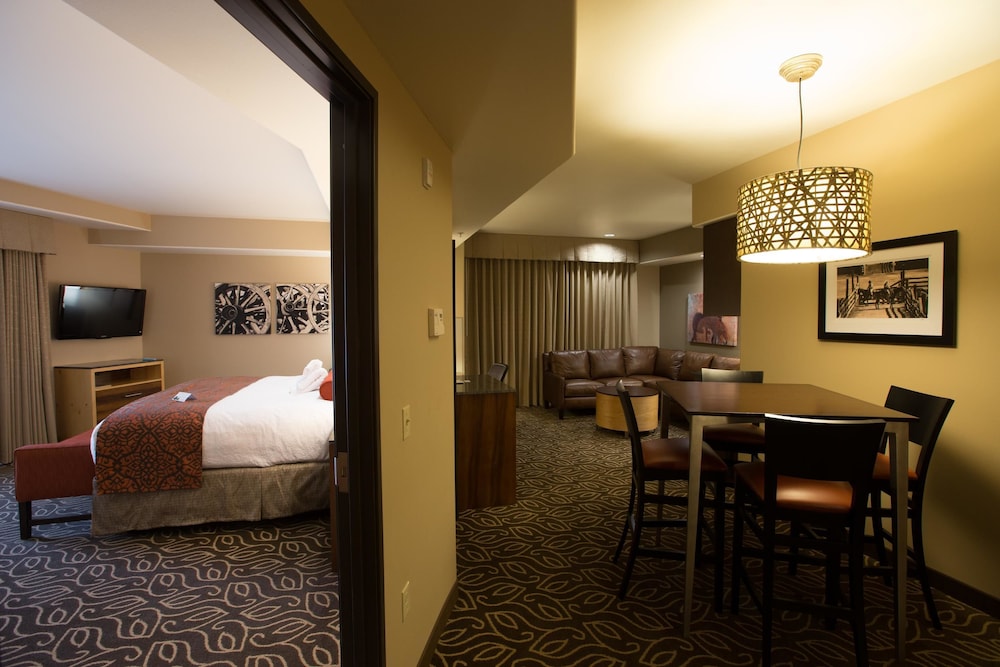 Best Western Premier Ivy Inn And Suites 36/44