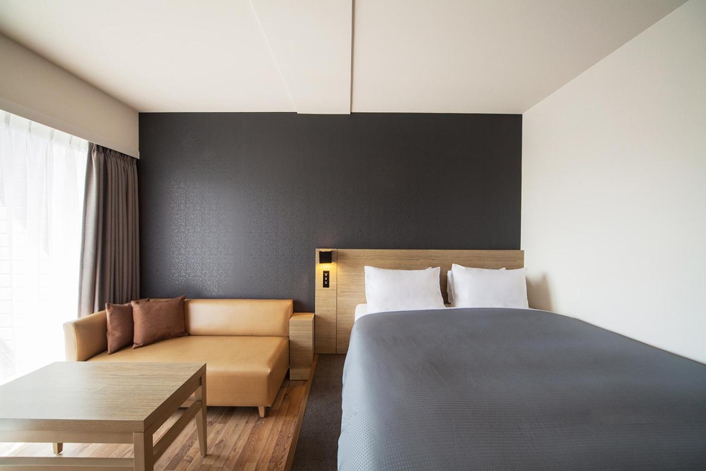 Standard, Queen Bed, Balcony, North Wing