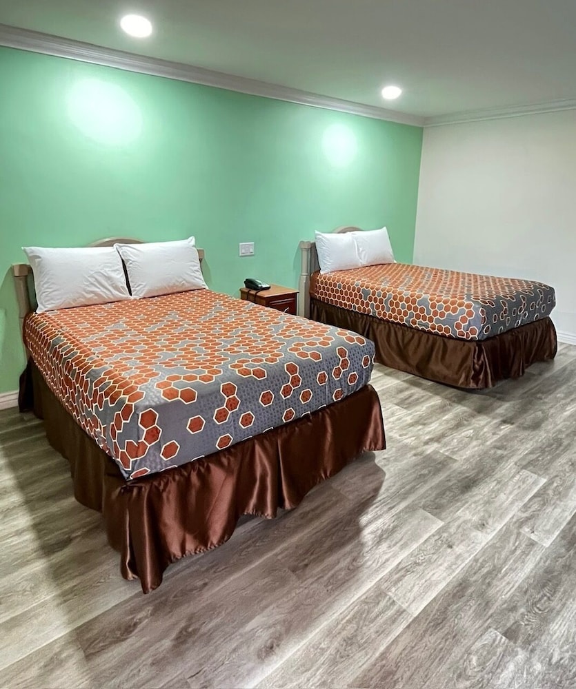 Lake Place Inn 15/21