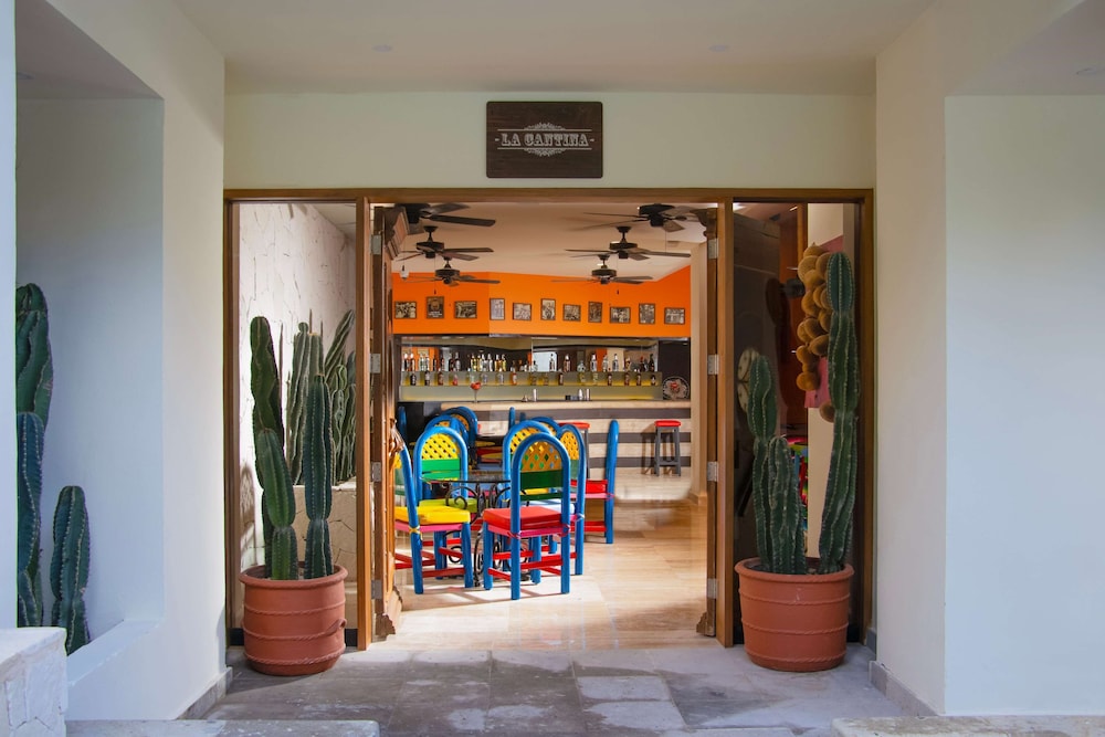 Oh! Cancun The Urban Oasis & Beach Club 7/59