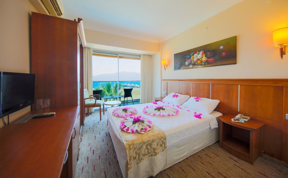 MODA BEACH HOTEL 28/57