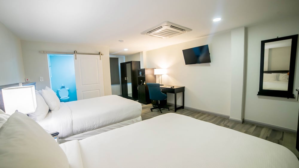 King's Hotel & Residences 8/33