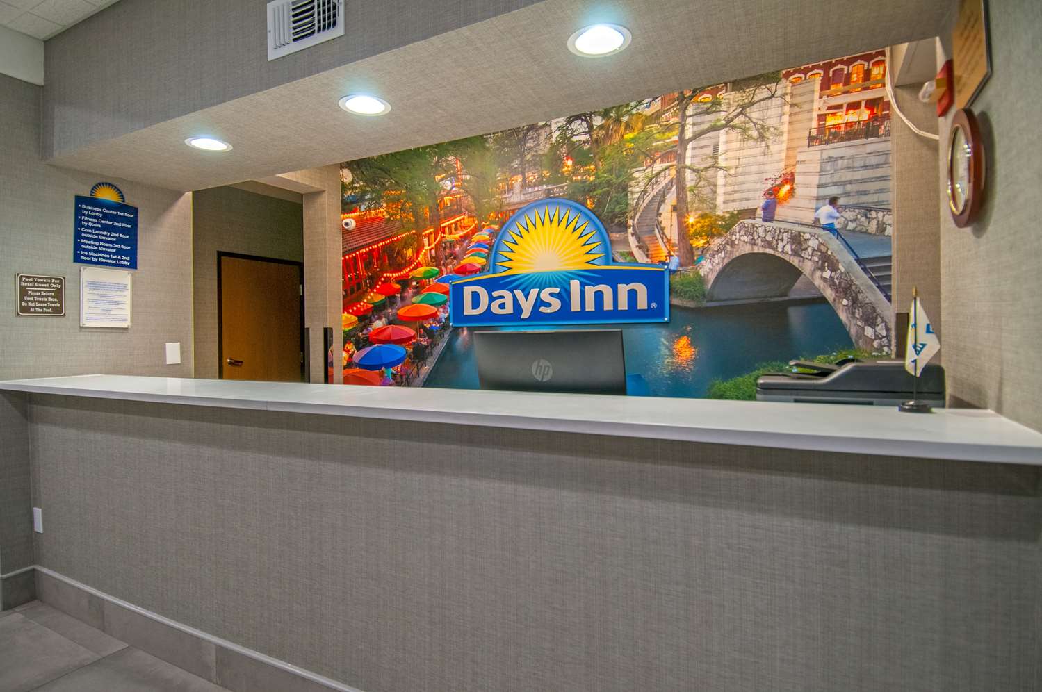 Days Inn & Suites by Wyndham San Antonio North/Stone Oak 8/63