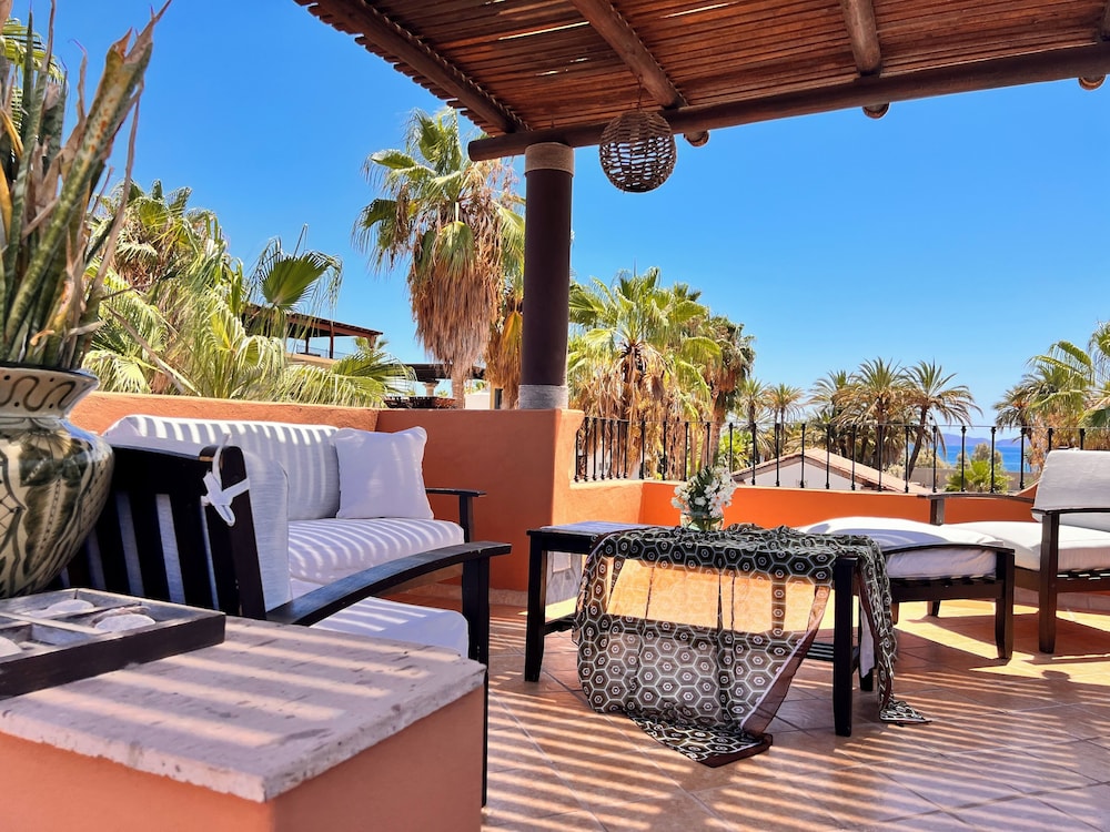 Posada Del Cortes Hotel 35/50