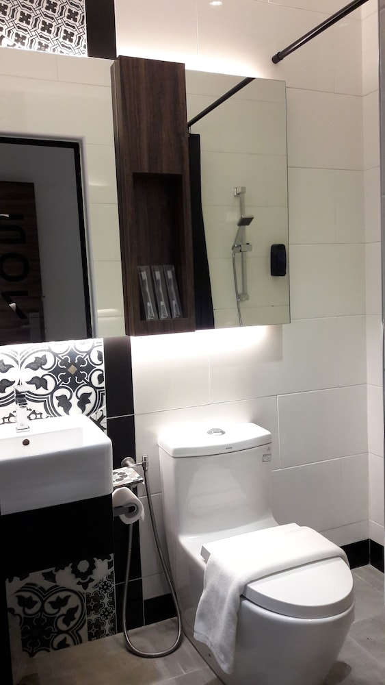 Styles Hotel 20/48