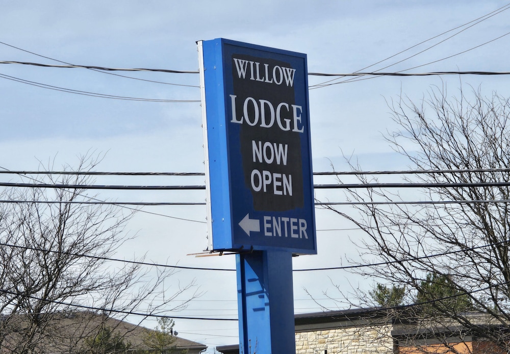 Willow Lodge Willoughby Cleveland 51/59