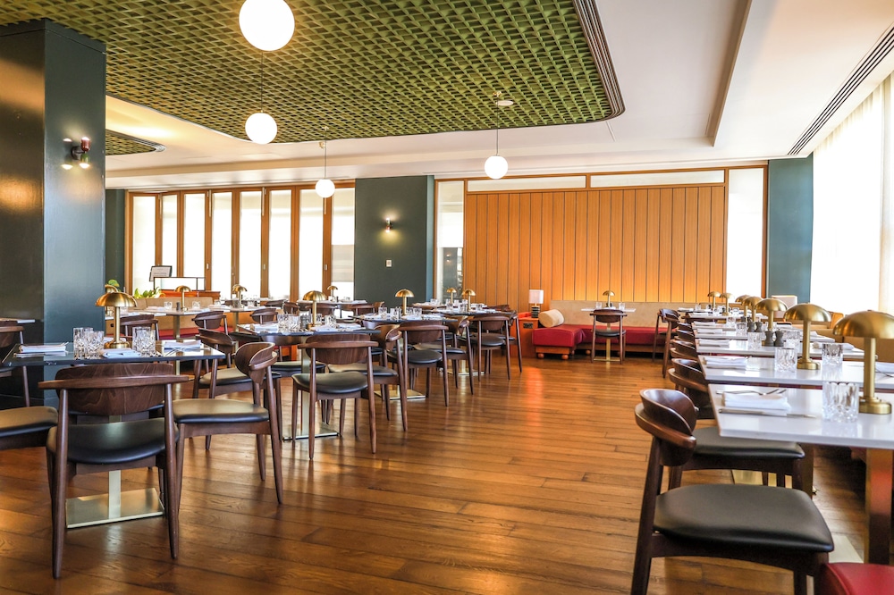 The Orchard Hotel Restaurant 48/63