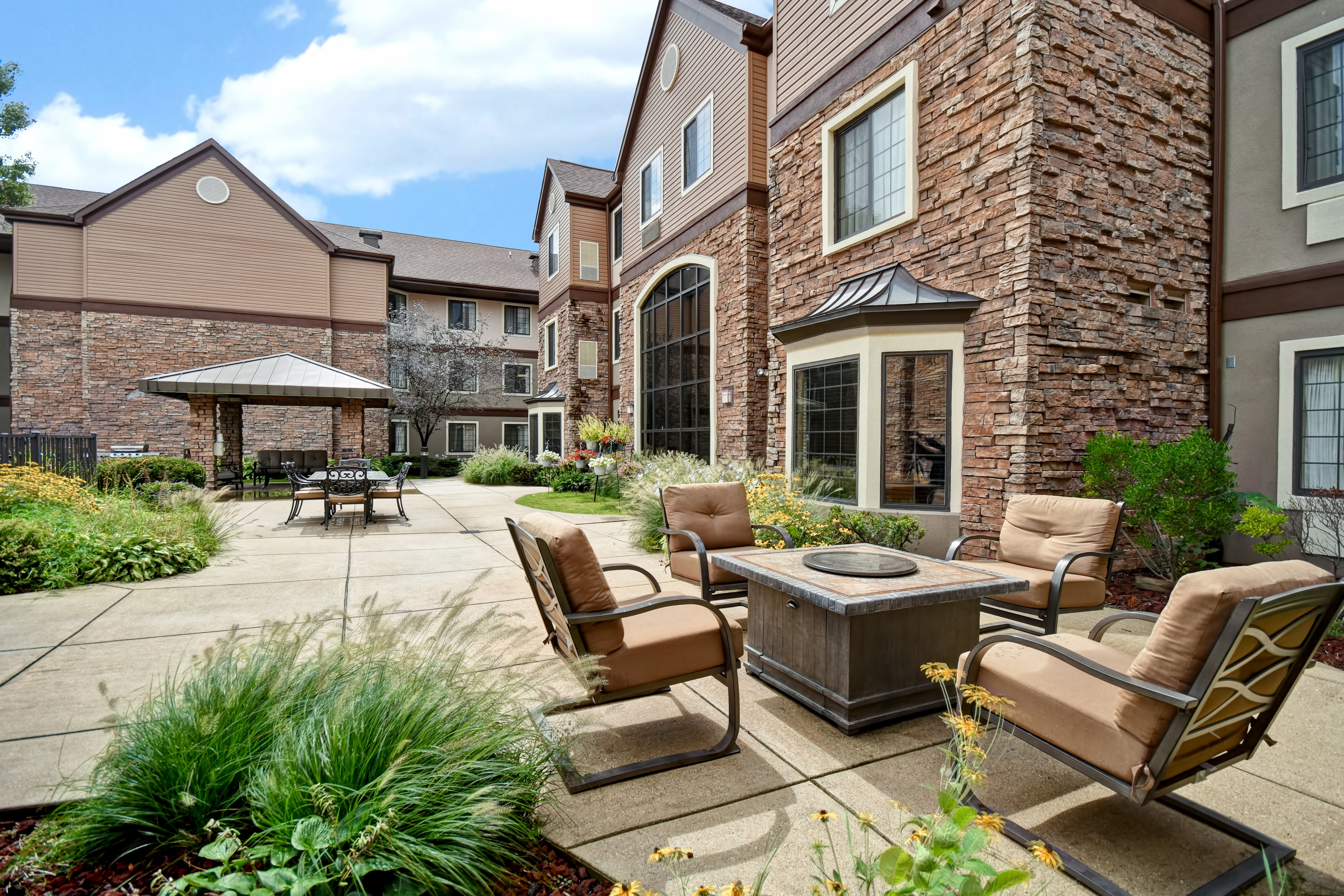 Staybridge Suites Grand Rapids-Kentwood 32/58
