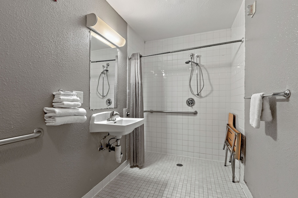 Motel6 San Diego, CA - North 59/61