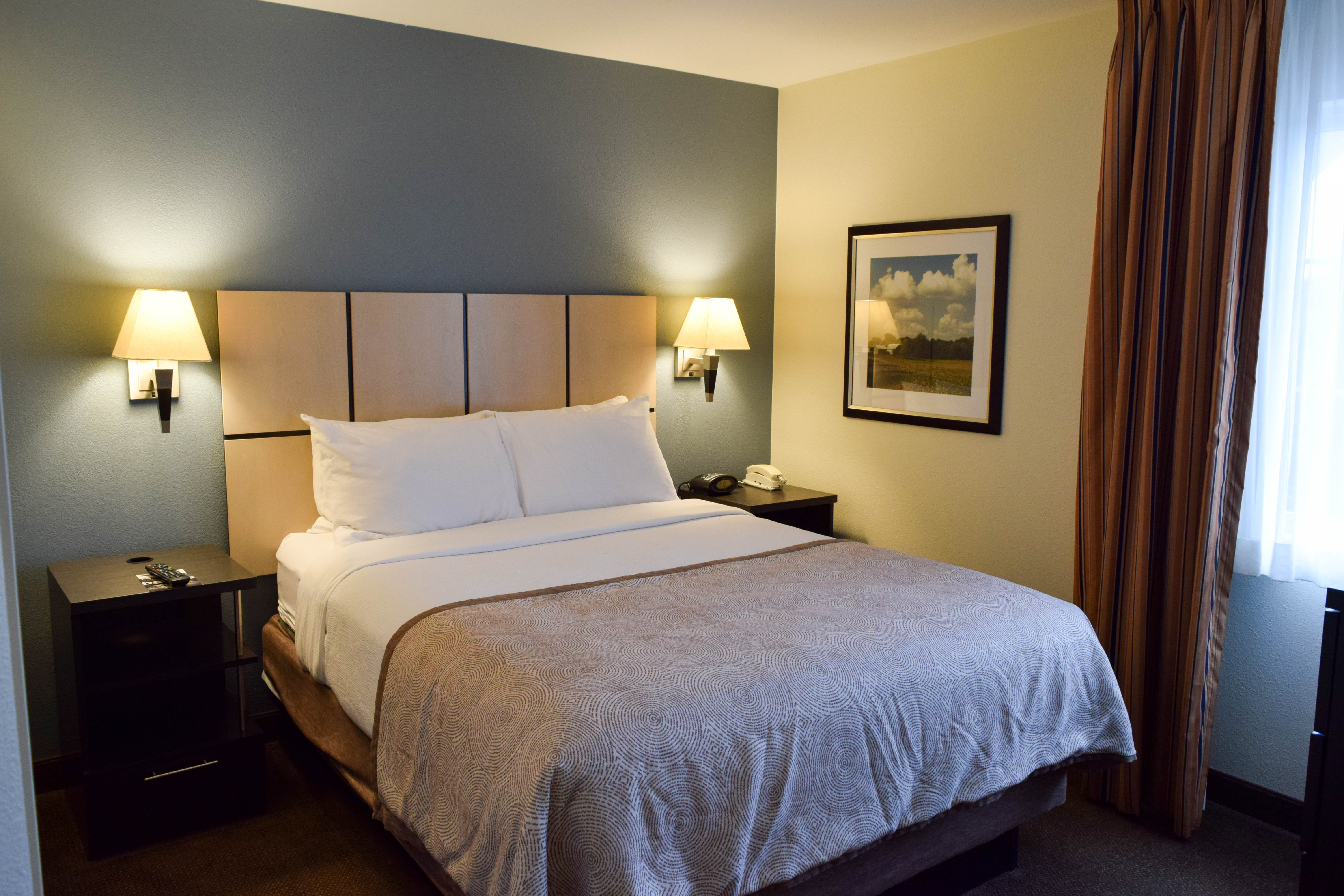 Sonesta Simply Suites Wichita Airport 26/69