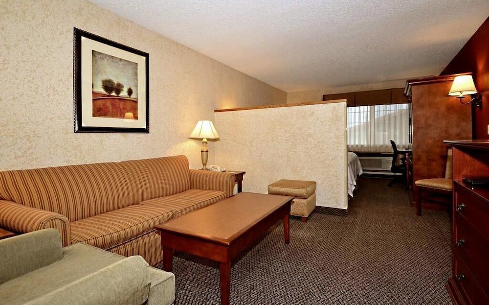 Best Western Plus Rama Inn 41/54