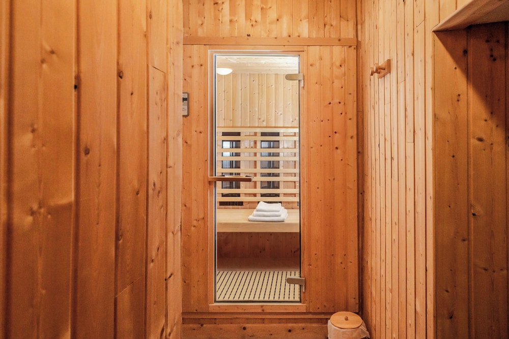 Auberge Du Cheval Blanc 10/19