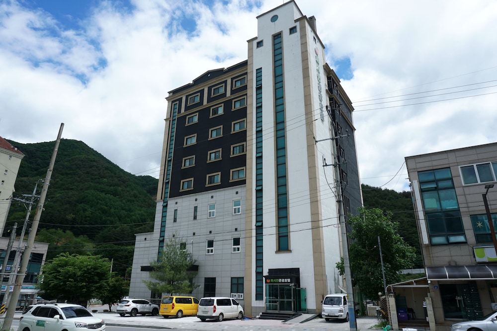 Persimmon Tourist Hotel 4/42