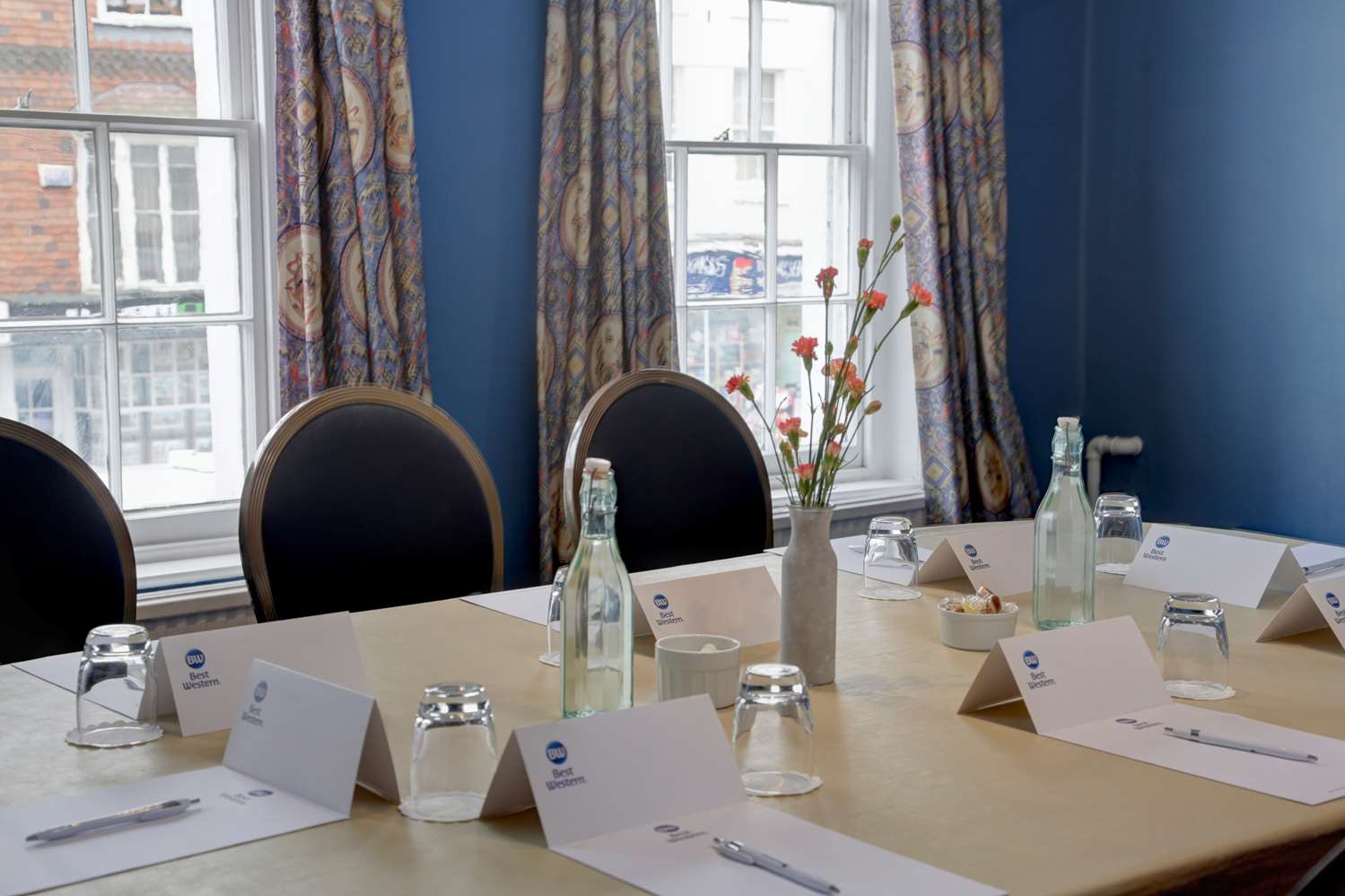 Uno Rose & Crown Hotel Tonbridge 28/35