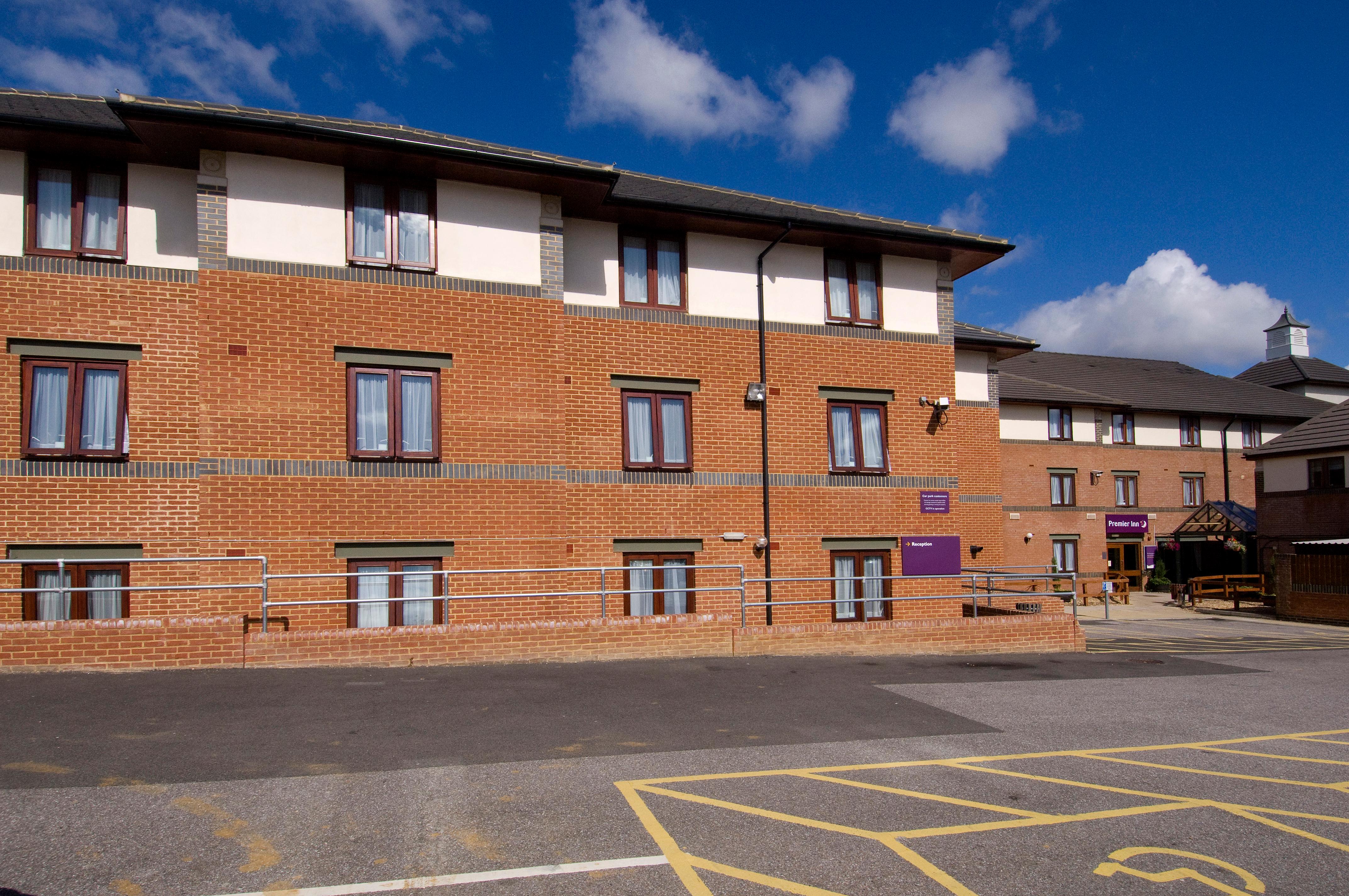 Premier Inn Gillingham Business Park 5/25