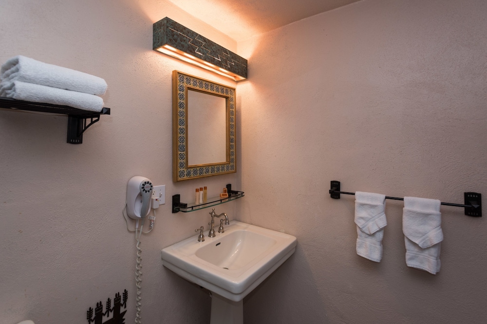 The Historic Taos Inn 47/80