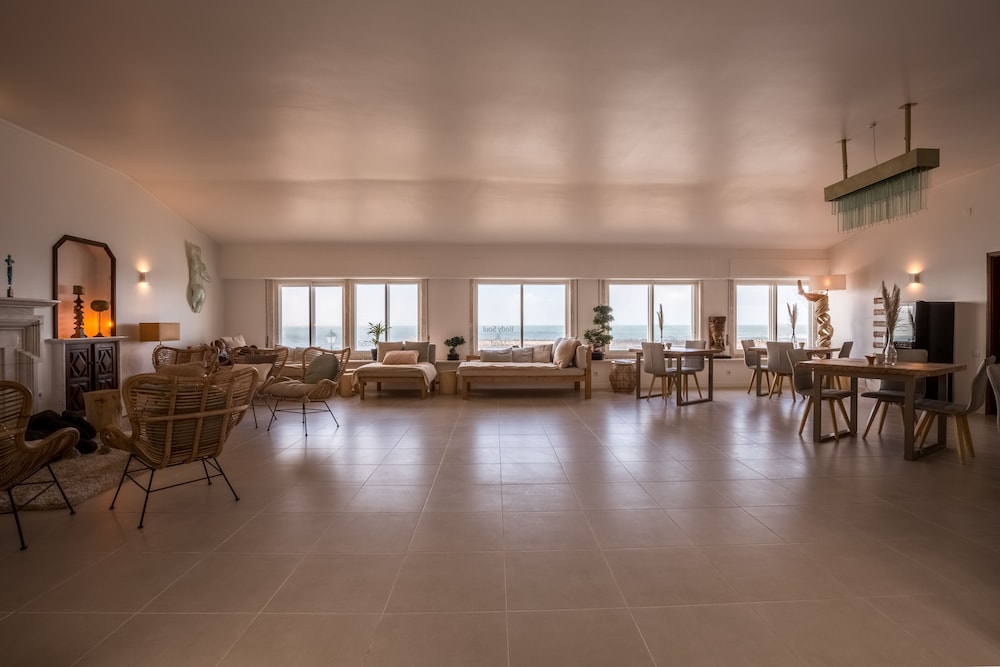 Sandhi House - Yoga & Wellness 25/40