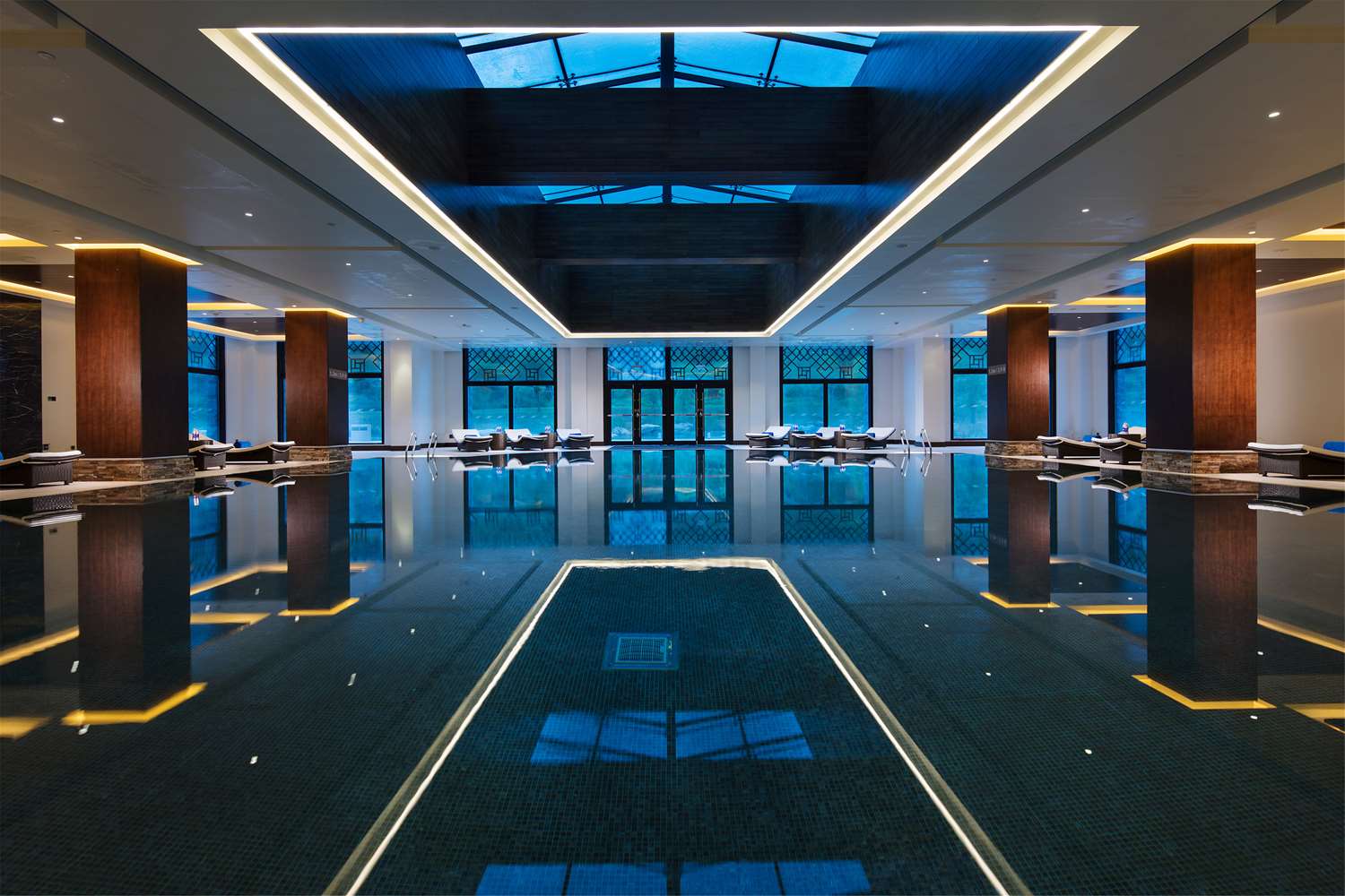 swimming pool spa