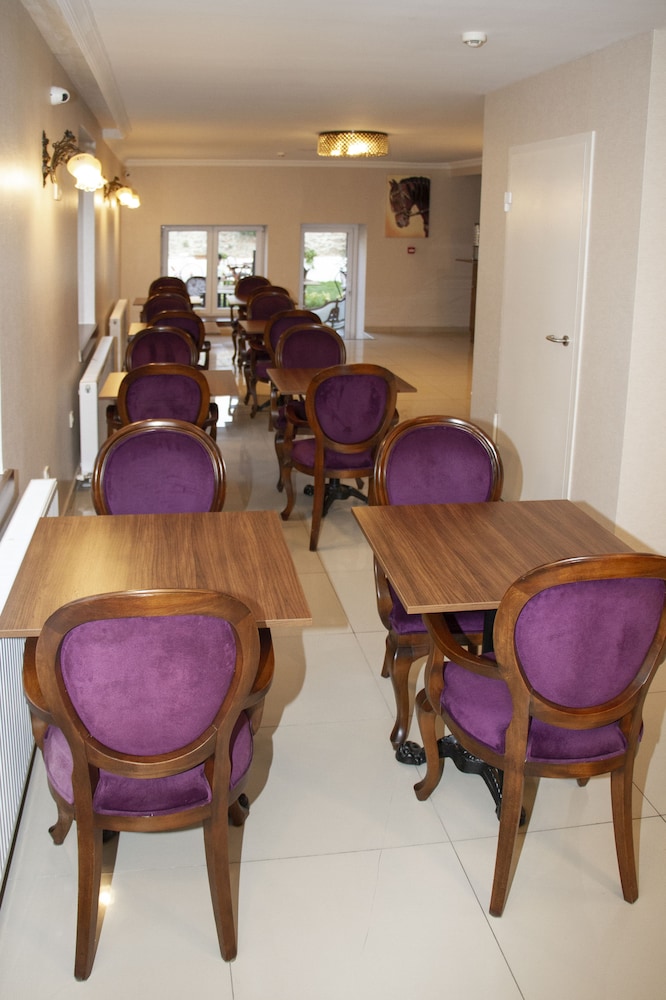 Petit Boutique Hotel 26/46