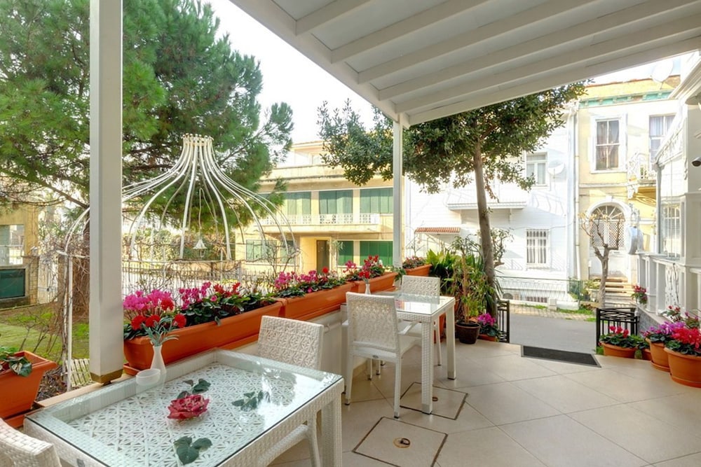 White Palace Otel 47/50