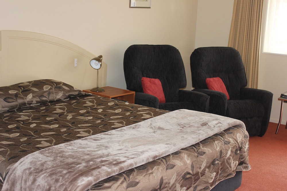 Bks Egmont Motor Lodge 15/30