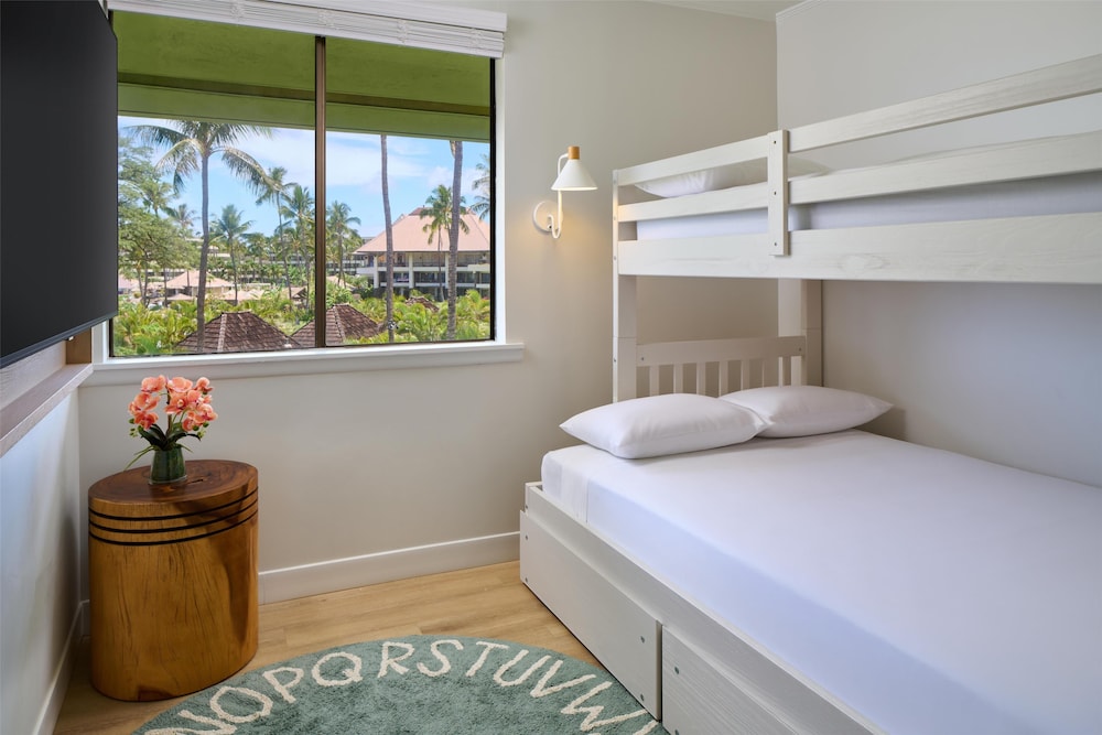 SIGNATURE, FAMILY SUITE, OCEAN FRONT