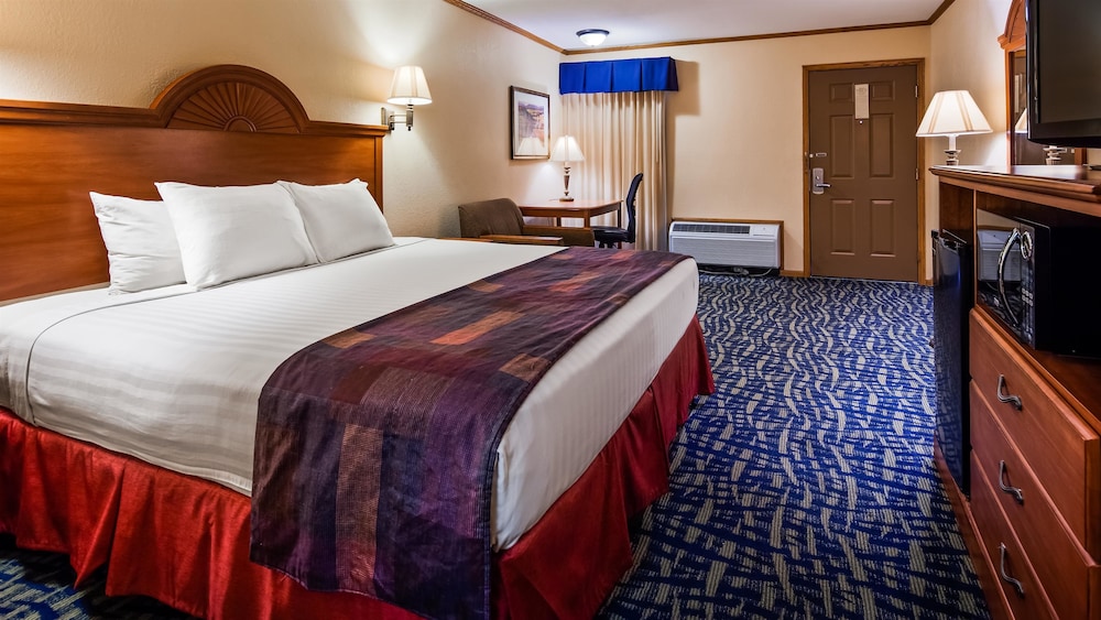 SureStay by Best Western Kansas City Country Inn North 18/46