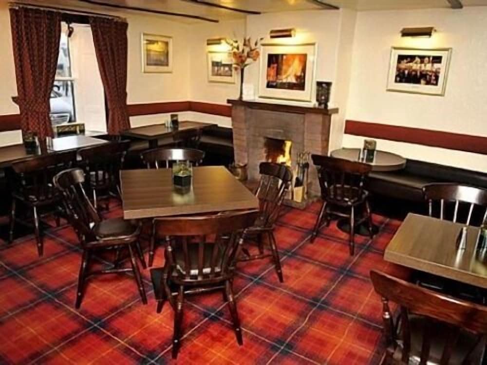 The Elphinstone Hotel 25/36