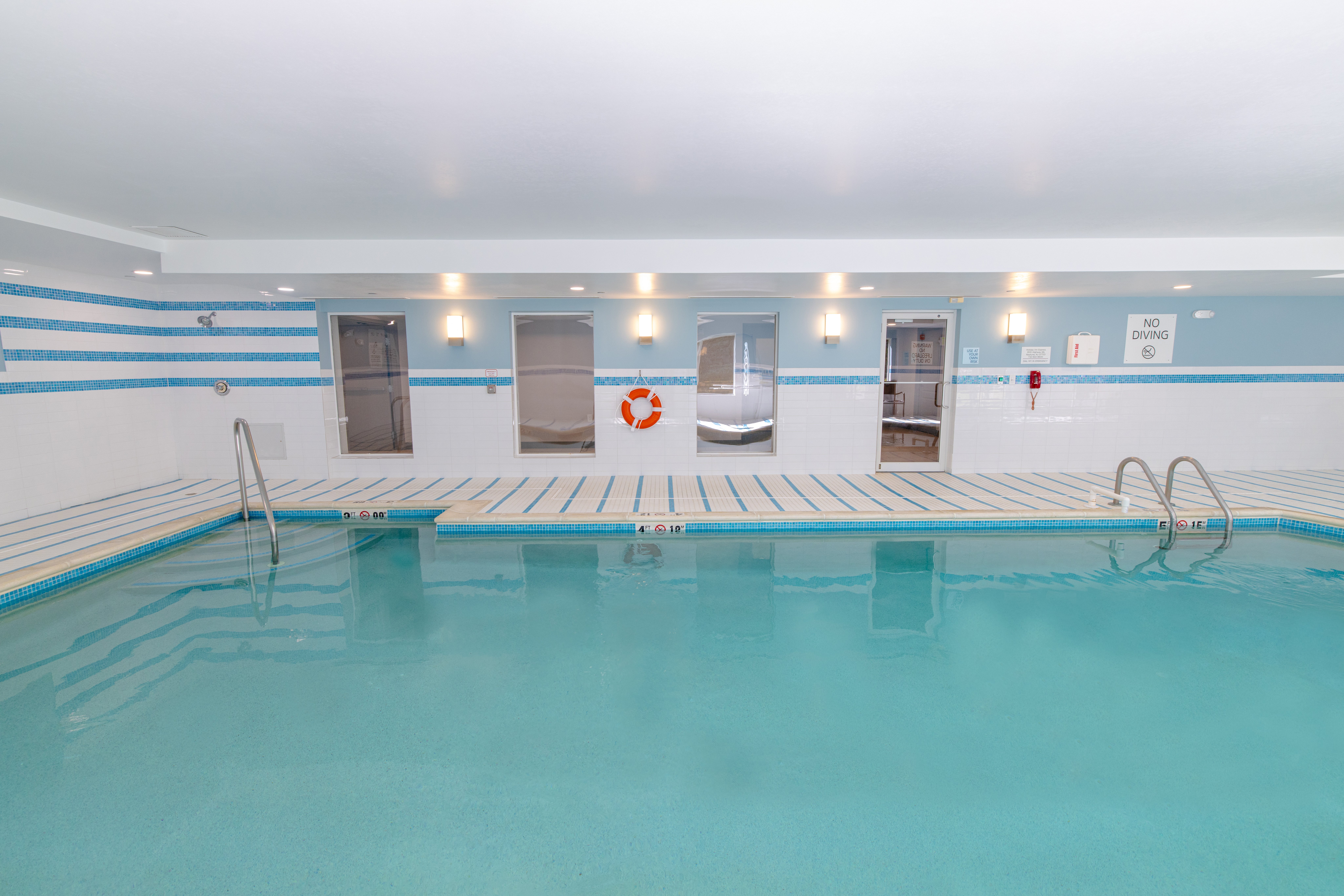Holiday Inn Express Neptune 2/80