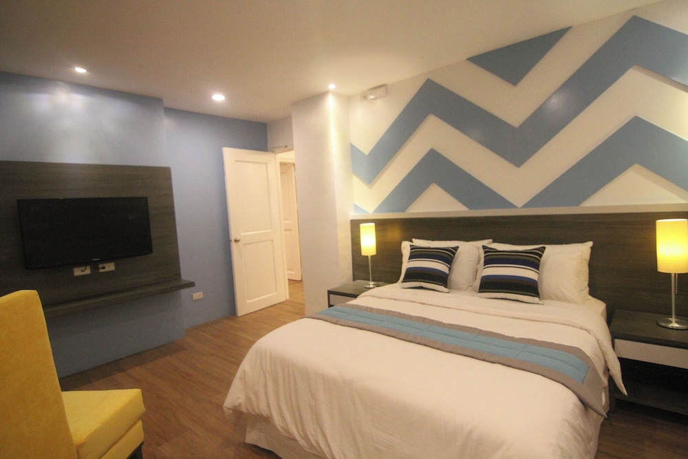 Bryan Condominium Suites 42/66