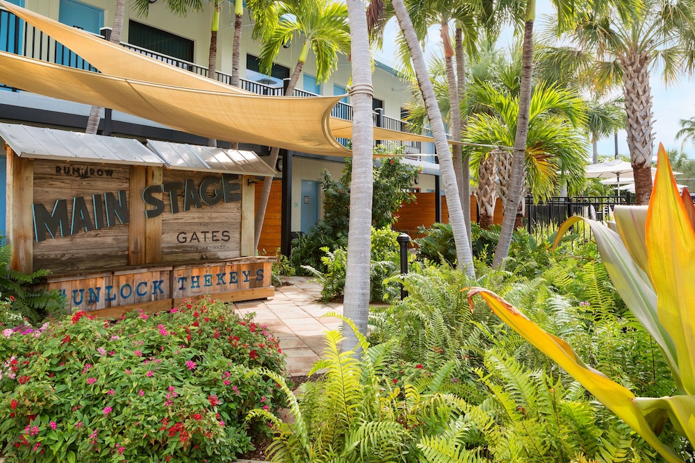 The Gates Hotel Key West 65/67