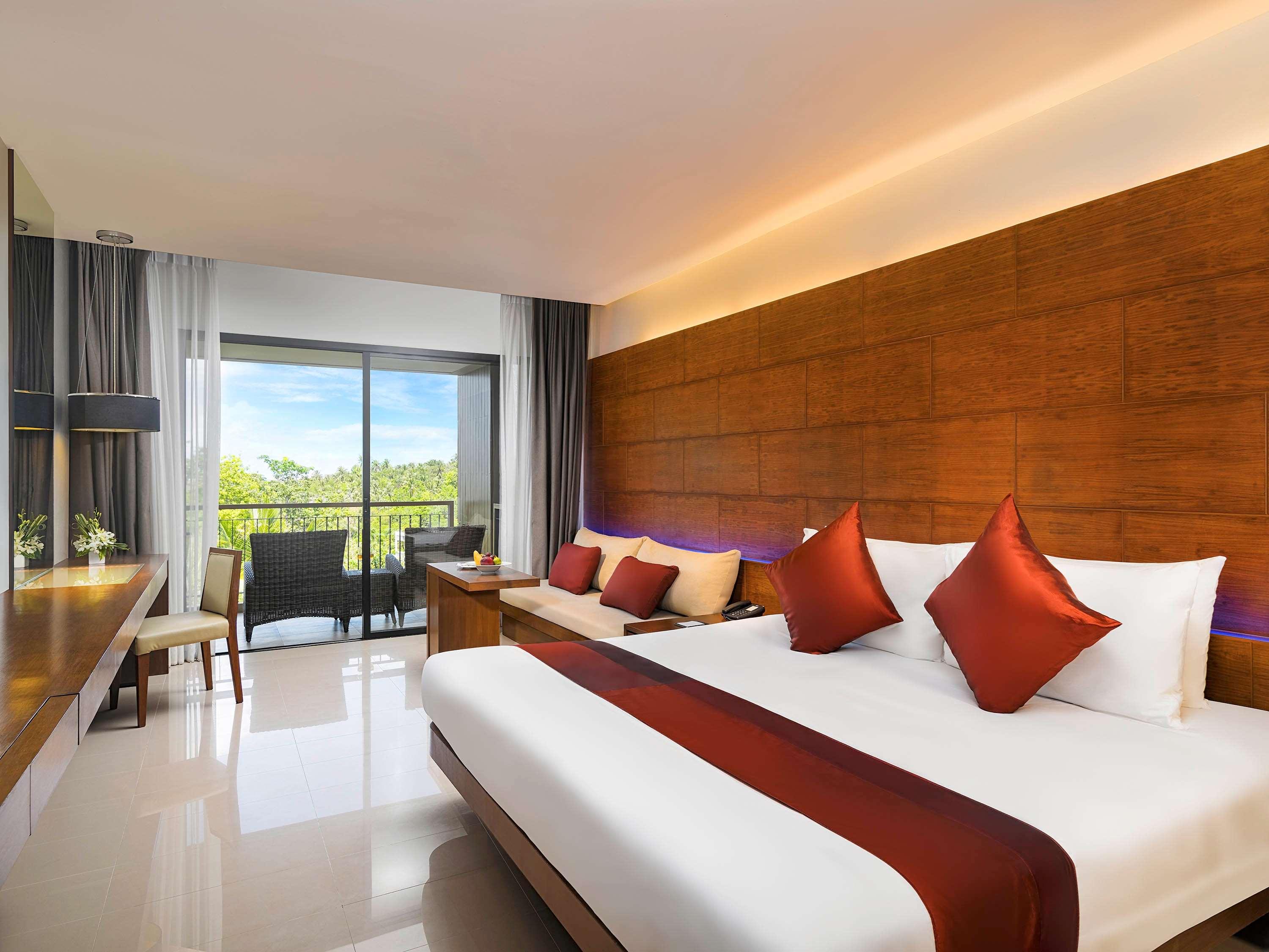 Superior, Double Bed, Pool View