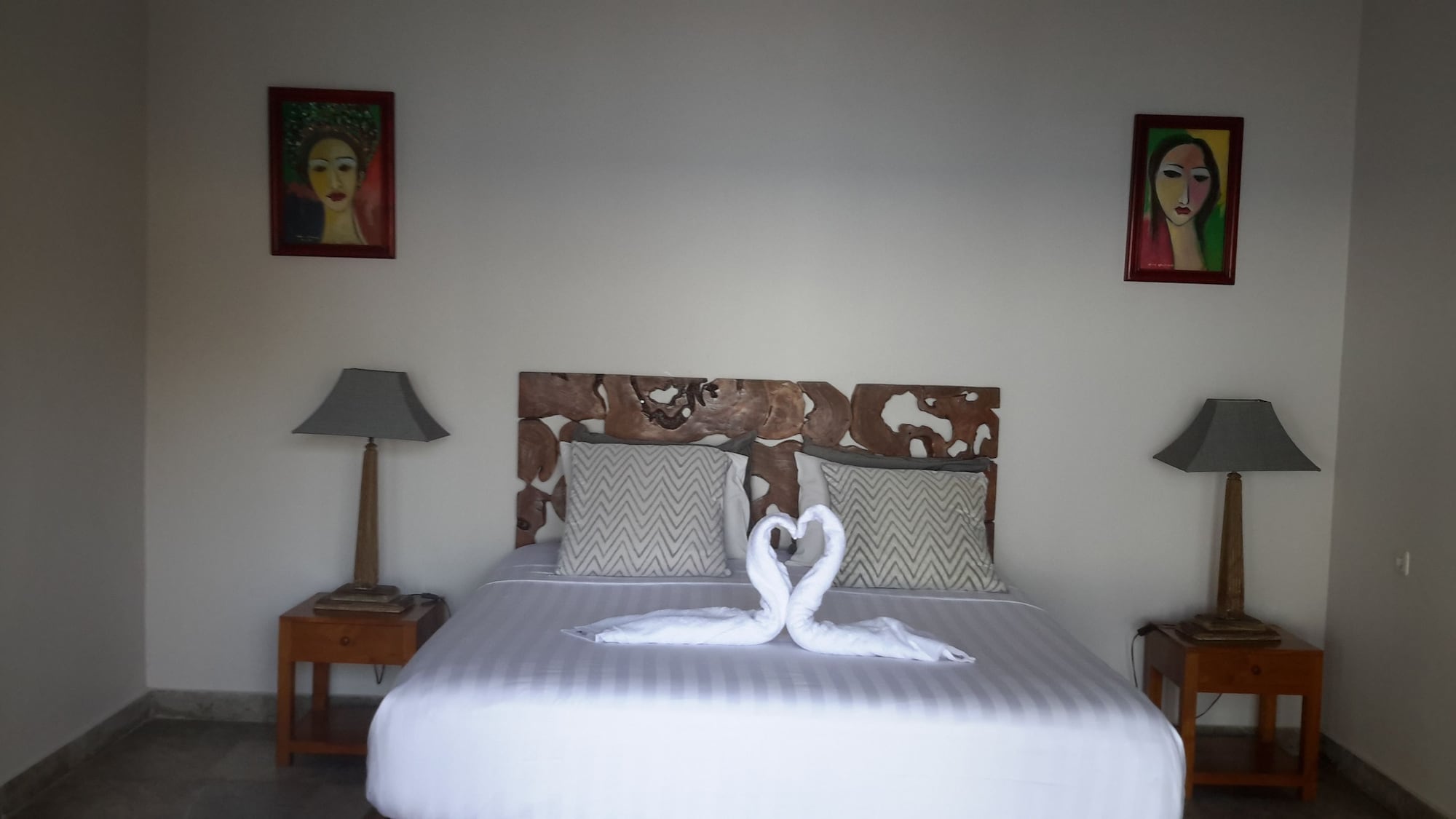 Pool, Deluxe, King Bed