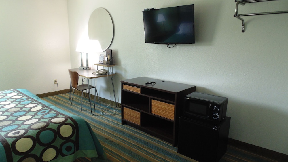 Super 8 by Wyndham Sapulpa Tulsa Area 14/30