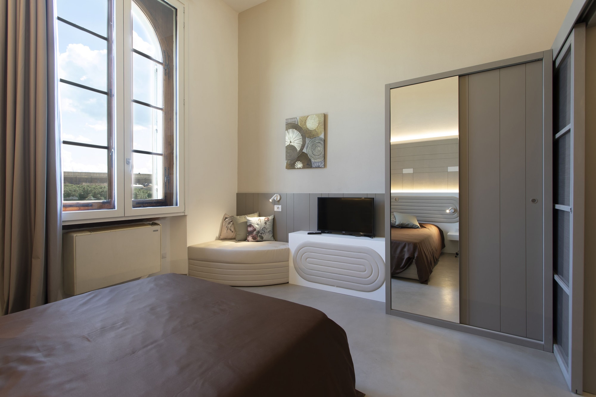 DELUXE, SUITE