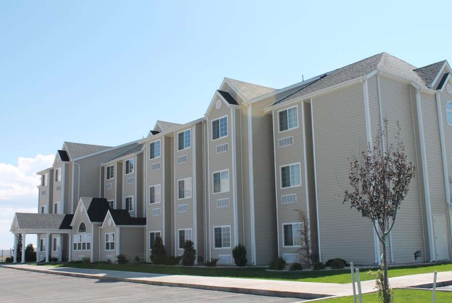 Microtel Inn & Suites by Wyndham Rawlins 1/2