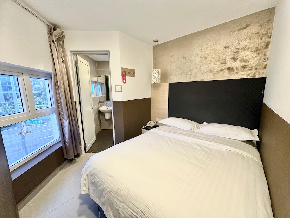The Snooze Hotel Bugis 15/47