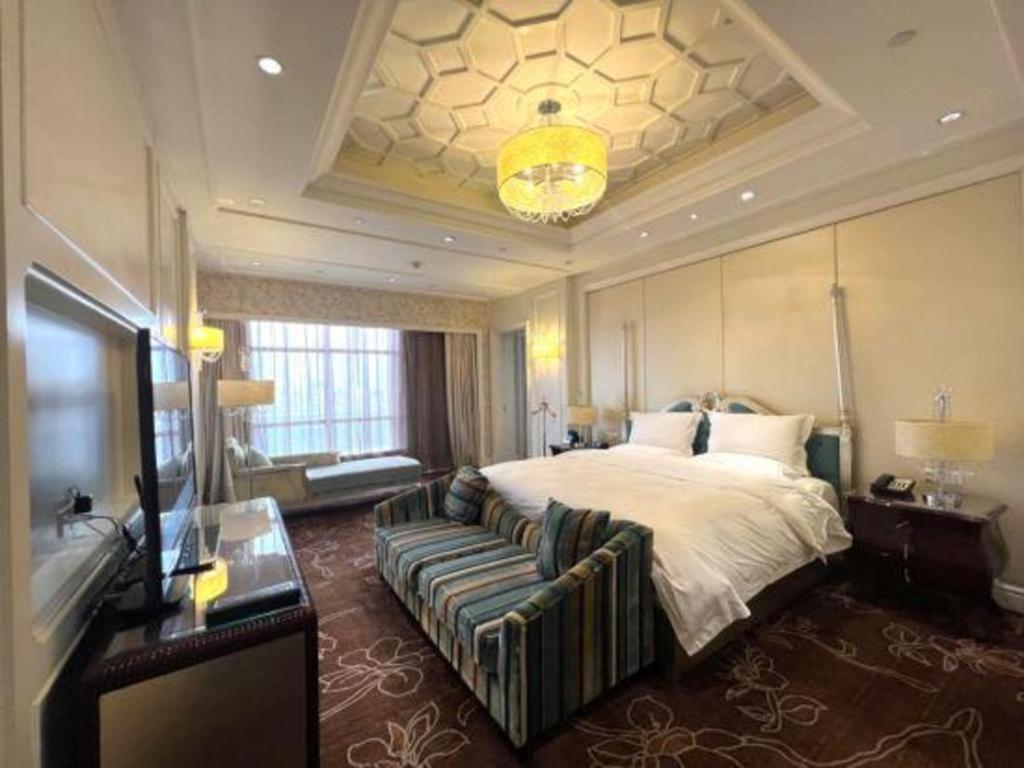 Jian Guo Hotel Yun Cheng 15/50
