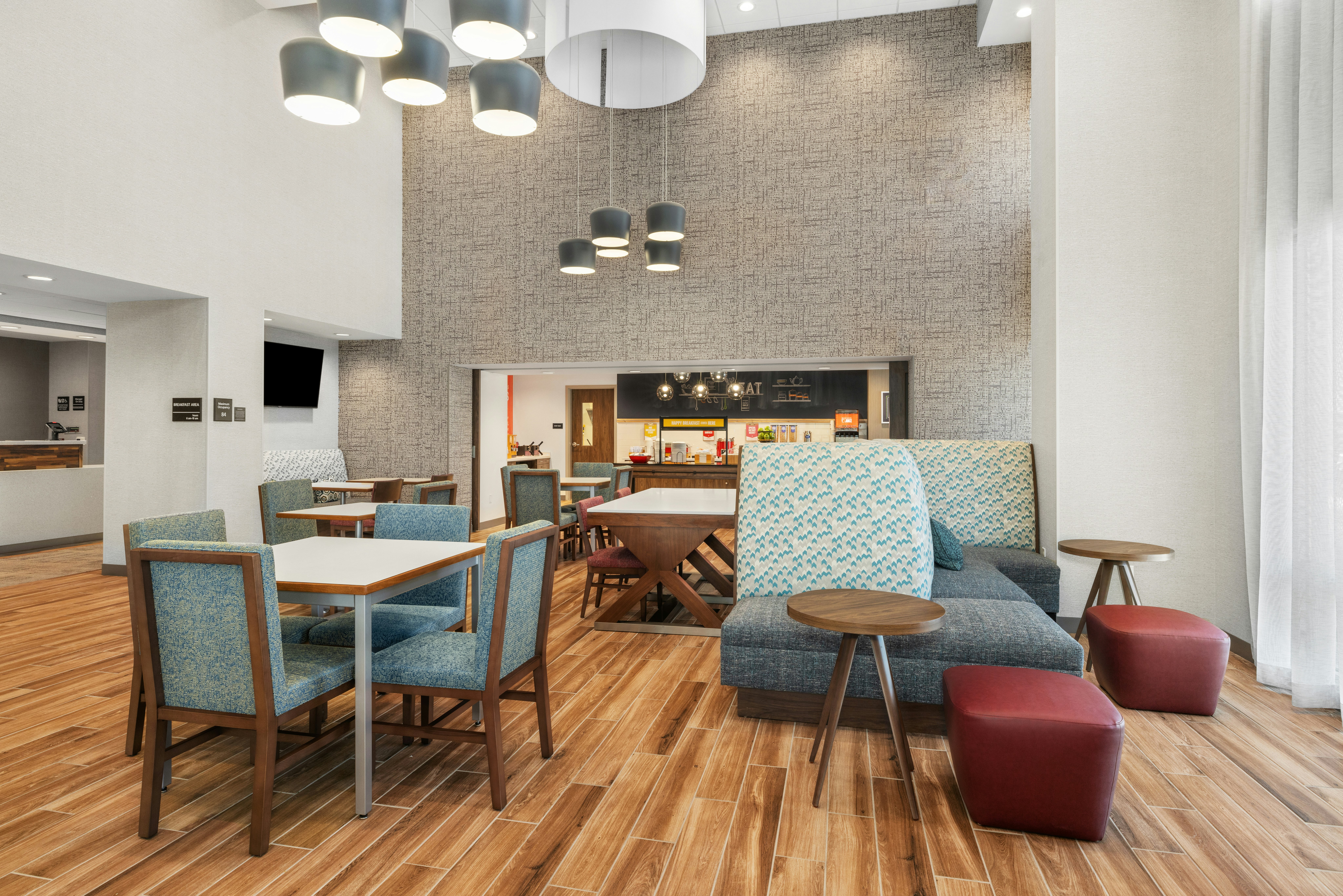 Hampton Inn & Suites Bakersfield Central 20/25